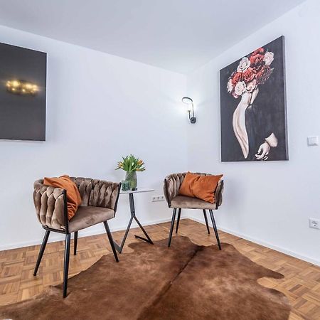 City Wohnung Fn L 5 Klimatisiert Mit Balkon Und Kueche FDH Exteriér fotografie